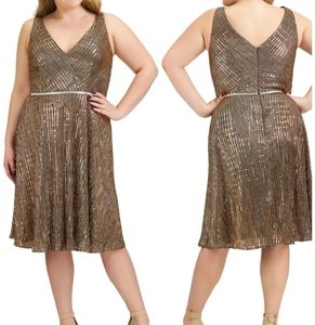 NWT Mac Duggal Metallic Empire Waist Cocktail